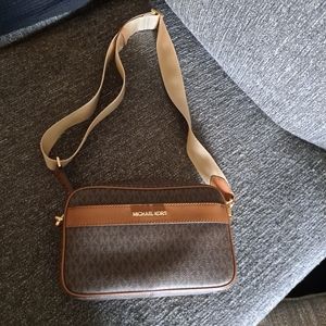 MK Kenly camera crossbody